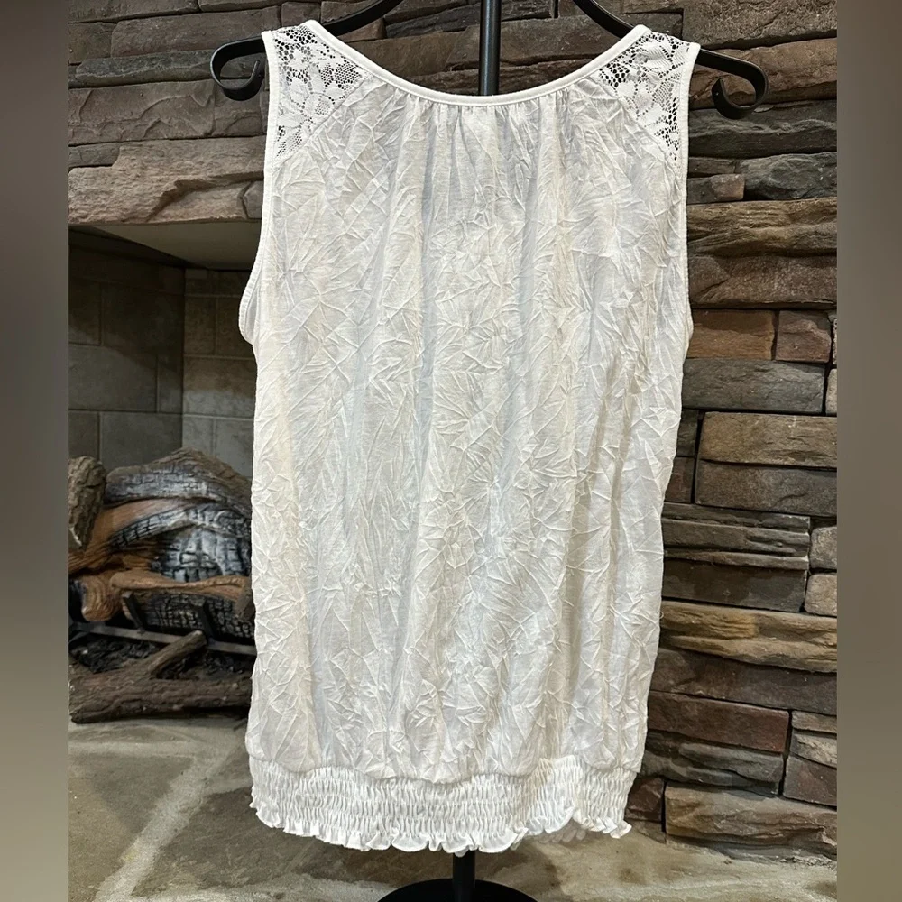 French Laundry Medium White Lace Trim Crinkled Women's Top - Picture 7 of 9